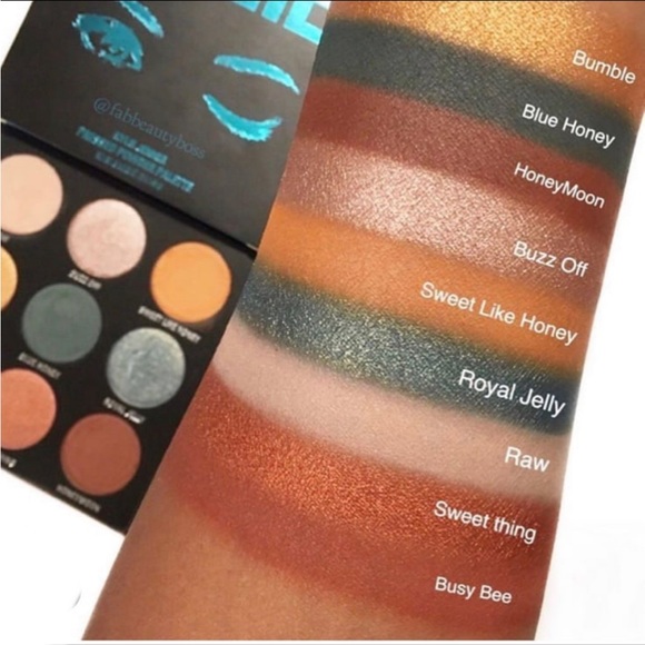 Kylie The Blue Honey Eyeshadow Palette - Picture 11 of 16